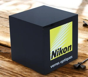 Présentoir Nikon  d'origine  10x10cm   (Réf#M-213) - Bild 1 von 5