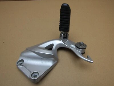 Suzuki Hayabusa GSX 1300 RK8 2008 23.913 millas pilón derecho reposapiés (9702) Foto 1 de 4