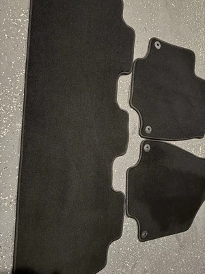 克莱斯勒Pacifica汽车脚垫  — 第 1/3 张图片