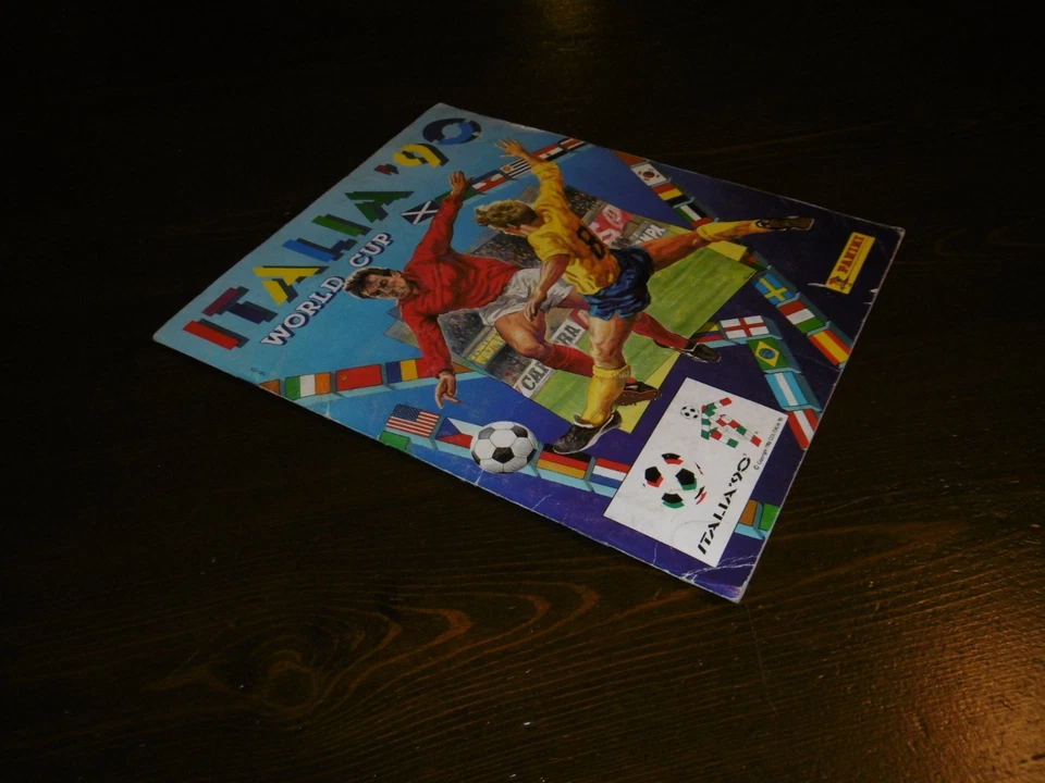 ALBUM FIGURINE PANINI CALCIATORI MONDIALI ITALIA '90 MANCANTI 2 PAGINE E 72 FIGU - Immagine 1 di 4