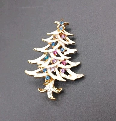 New Betsey Johnson Rhinestone White Christmas Tree Pin Brooch - Image 1 of 4