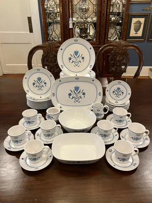 Blue Haven de Noritake - JUEGO PATRIMONIAL - 45 piezas de vajilla vintage Foto 1 de 4