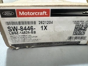 Genuine Ford Motorcraft Window Switch SW-8446 (D2) - Foto 1 di 1