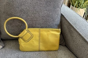 Portafoglio da polso Hobo in pelle di zibellino colore citronella slot per carte cinturino da polso - Foto 1 di 19
