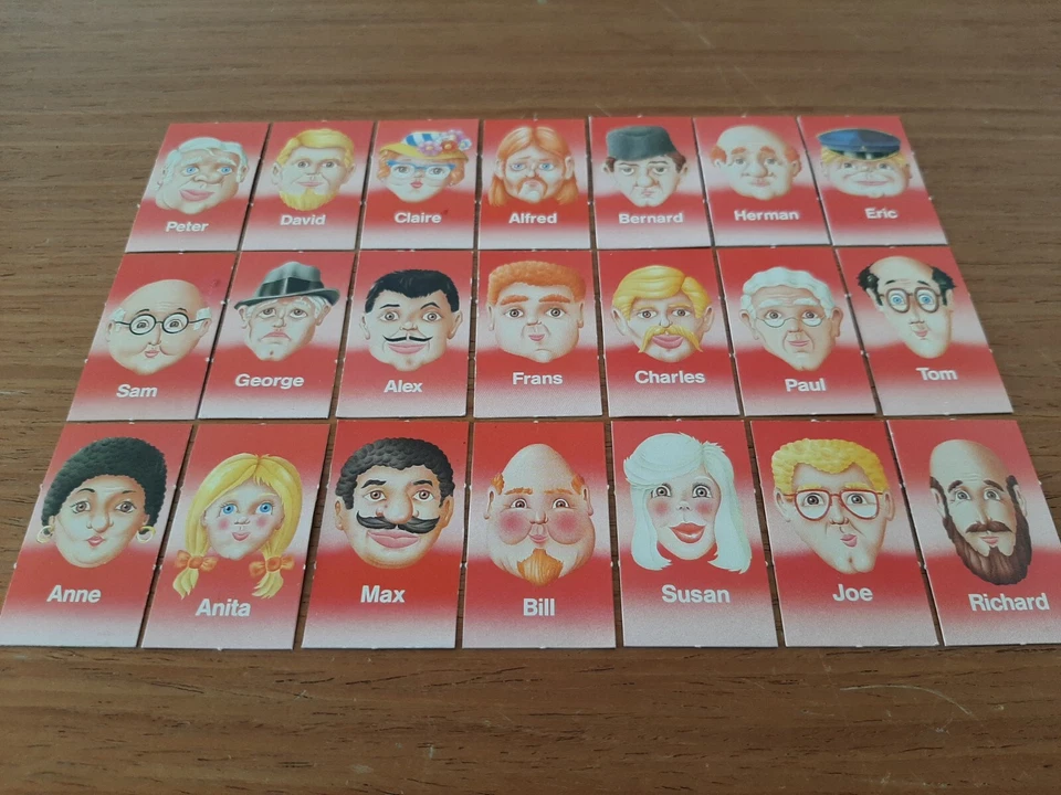 Indovina Chi? - MB 1980 Carte Figurine Personaggi Tabellone ROSSO SINGOLA CARTA - Immagine 1 di 1