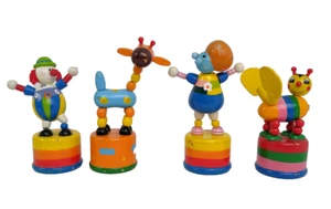 Lotto 4 pupazzetti a pressione vintage legno animali clown elastici-XXX - Foto 1 di 11