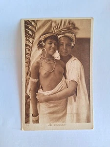 CPA EROTIK LES AMOUREUX FRAU MAGHREB NACKTE BRÜSTE - Bild 1 von 2