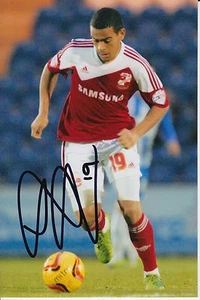 SWINDON TOWN HAND SIGNED LOUIS THOMPSON 6X4 PHOTO 2. - Picture 1 of 1