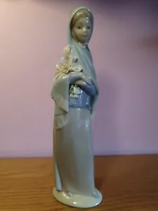 Diebe Figur Girl Holding Calla Lilies 23 cm. - Bild 1 von 10