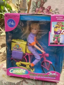 Vintage Candie Reiten mit Welpen 1994 im Karton nie benutzt nie getestet - Bild 1 von 3