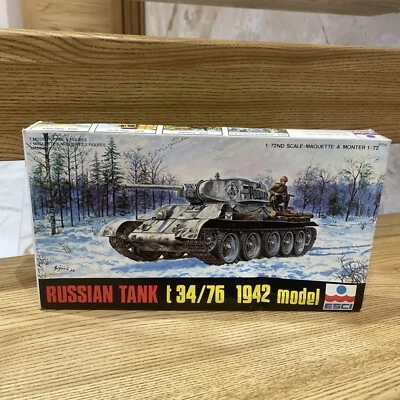 ESCI 1/72 Model Kit Russian Tank T 34/76 1942 Model #8047  - Image 1 of 4