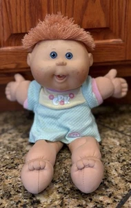 Toppa cavolo usata bambini con capelli rosa rossastri occhi azzurri che indossa camicia CPK - Foto 1 di 4