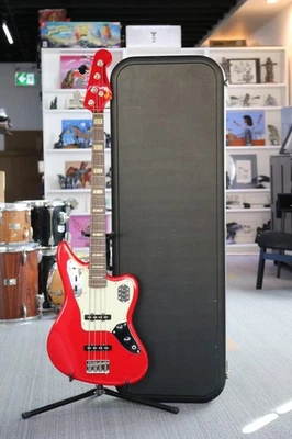 Bajo eléctrico Fender Deluxe Jaguar 2008 Hot Rod rojo con HSC Foto 1 de 4