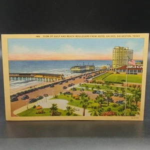 Vtg Linen Postcard Hotel Galvez Gulf Blvd View Cars Beach Pier Galveston TX - Picture 1 of 2