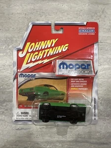 Johnny Lightning 1971 Plymouth Duster #5 Mopar Or No Car Error Package Green - Picture 1 of 7