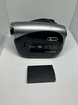 Samsung SC-DX103 DVD Camcorder 34x Optical Zoom - Image 1 of 3