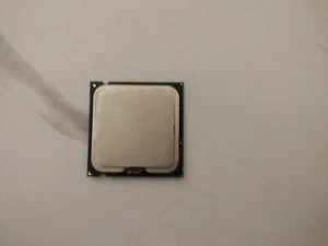 Intel Pentium CPU Processor - 1986 - Picture 1 of 2