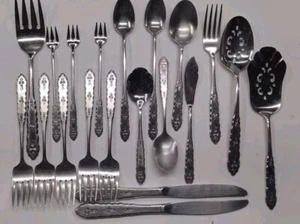 Oneida Deluxe Floral Bouquet Flatware Lot 20 Pc - Picture 1 of 3
