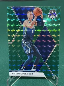 Kristaps Porzingis 2019-20 Panini Mosaic Mosaic Green #54 Dallas Mavericks - Bild 1 von 1