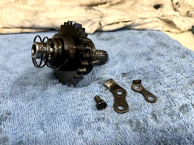 1997 铃木 RM250 踢启动齿轮组件 初学者棘轮 96-00 原始设备制造商 — 第 1/4 张图片