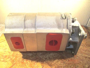 TYRONE TANDEM HYDRAULIC PUMP TP20450 100C 3D 98 & 21.75 GPM ALUMINUM BODY NOS - Picture 1 of 7