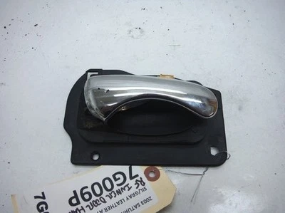 2003 SATURN L200 4DR A/T PASSENGER FRONT INTERIOR DOOR HANDLE OEM - Image 1 of 4