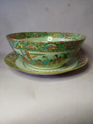 Un gran ponche y cargador de la familia Rose cantonesa del siglo XIX Foto 1 de 4