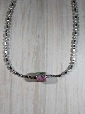 Nuevo Collar de Acero Inoxidable con Rubí en Cuentas de Zoisita Foto 1 de 4