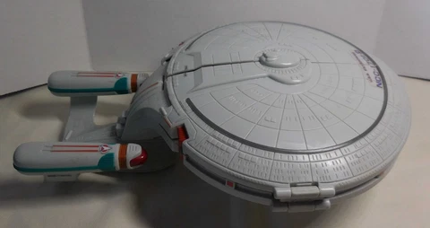 STAR TREK NEXT GENERATION Playmates Innerspace Set USS ENTERPRISE NCC-1701-D Cover
