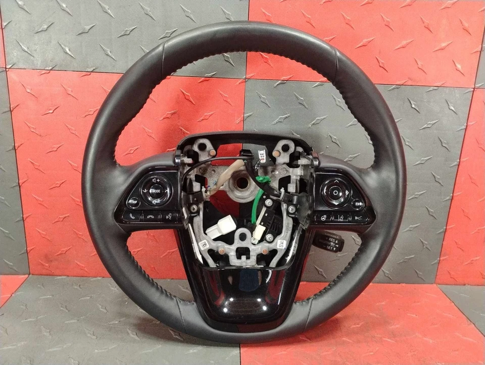 Volante térmico Toyota Prius Prime 17-22 OEM con interruptores de control Foto 1 de 4