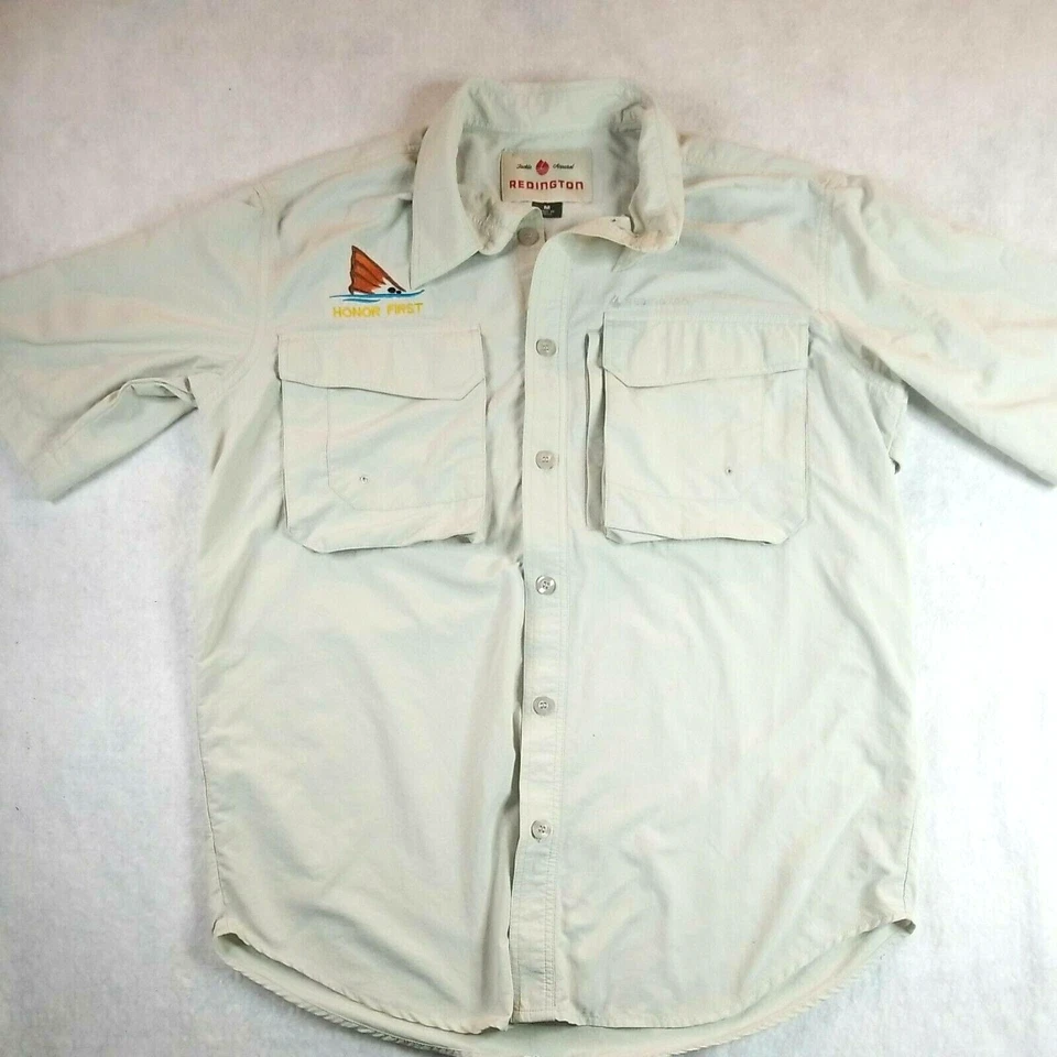 Camisa de manga corta Redington para hombre con ventilación media beige Honor First de nailon Foto 1 de 4