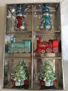 NUOVO set 6 decorazioni natalizie infrangibili in plastica treno pupazzi di neve albero glitter - Foto 1 di 7