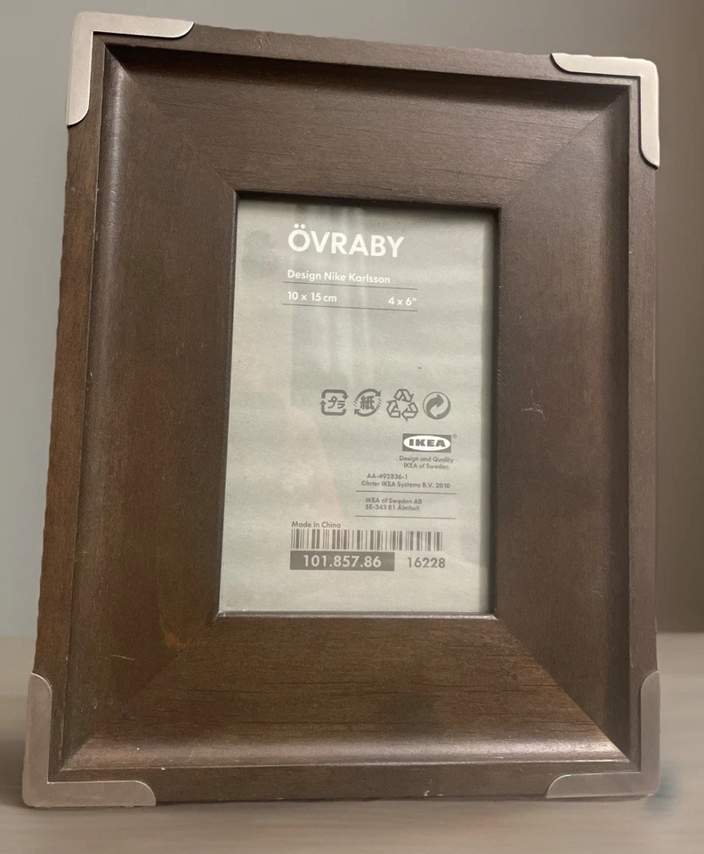 Marco de fotos IKEA ÖVRABY 4x6 diseño Nike Karlsson madera plata tachuelas esquinas raro Foto 1 de 4