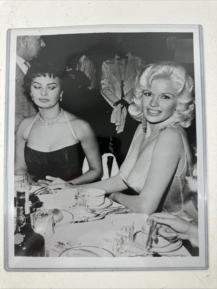 Jayne Mansfield and Sophia Loren 8 x 10 PHOTO Old Famous Photo - Image 1 of 3