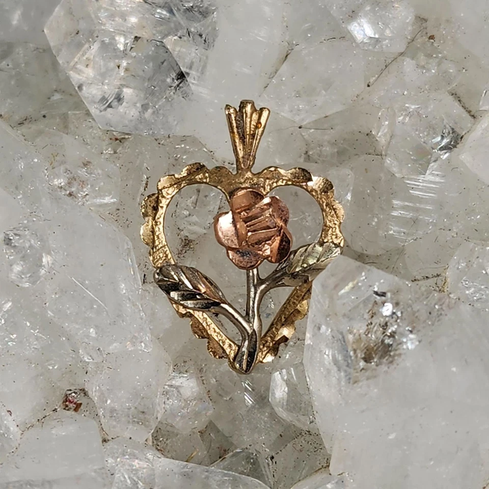 Colgante corazón flor oro 14k Black Hills Foto 1 de 1