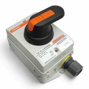 Mersen EJM30BS0 Interruttore sezionatore chiuso 40A 600 VAC NEMA 4X non metallico - Foto 1 di 8