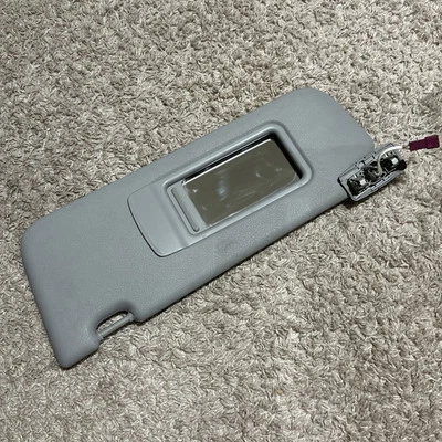 Parasol interior izquierdo del lado del conductor BMW 328I 2006-2008 OEM CON ESPEJO GRIS Foto 1 de 4