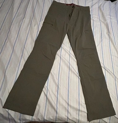 Pantalón cargo Wrangler para hombre al aire libre con cremallera - Talla: 32/24 ** SENDERISMO ** Foto 1 de 4