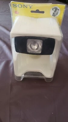 Luz infrarroja Sony HVL-IRH2 NightShot para cámara práctica, abierta  Foto 1 de 4