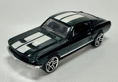 Coche de juguete Ford Mustang 1:64 diecast Mattel Hot Wheels The Fast and The Furious '67 Foto 1 de 4
