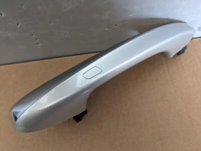 Manija de puerta exterior delantera o trasera derecha Mercedes-Benz Clase C 2014-18 Foto 1 de 4