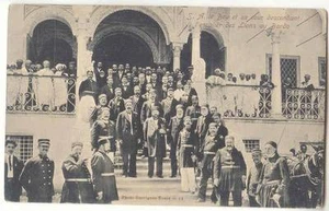 Tunisia Tunis S.A. le Bey et sa Cour Descendant l'Escalier des Lions du Bardo - Picture 1 of 1