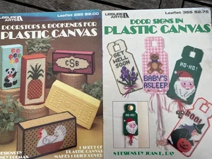Leisure Arts Leaflets 366 & 285 Plastic Canvas Door Signs & Doorstops Bookends - Picture 1 of 7