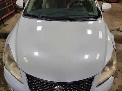 10-13 PANEL CAPÓ DELANTERO SUZUKI KIZASHI COPO DE NIEVE BLANCO ZMT Foto 1 de 4