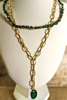 Collar con clip de esmeralda natural de 2 hilos con colgante de esmeralda áspera Foto 1 de 4