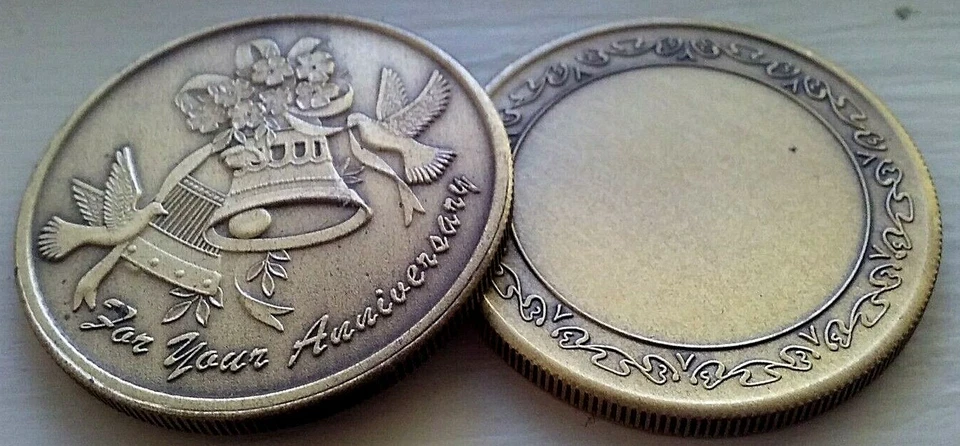 Moneda 8º Aniversario Boda Bronce Palomas Campanas Medallón  Foto 1 de 1