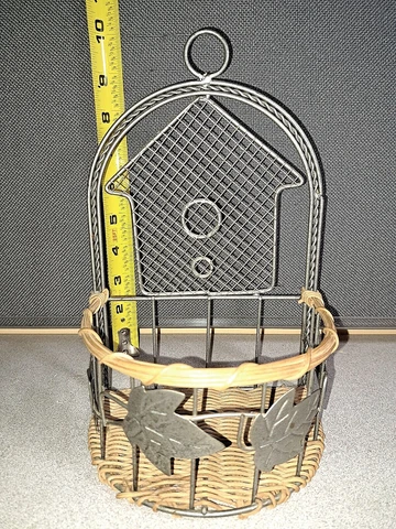 Vintage Metal/Wicker Woven wall basket w/ bird house & Ivy leaves China #645L34 Cover