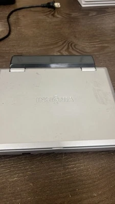 Reproductor de DVD portátil Insignia pantalla giratoria de 7" NS-8PDVD Foto 1 de 4