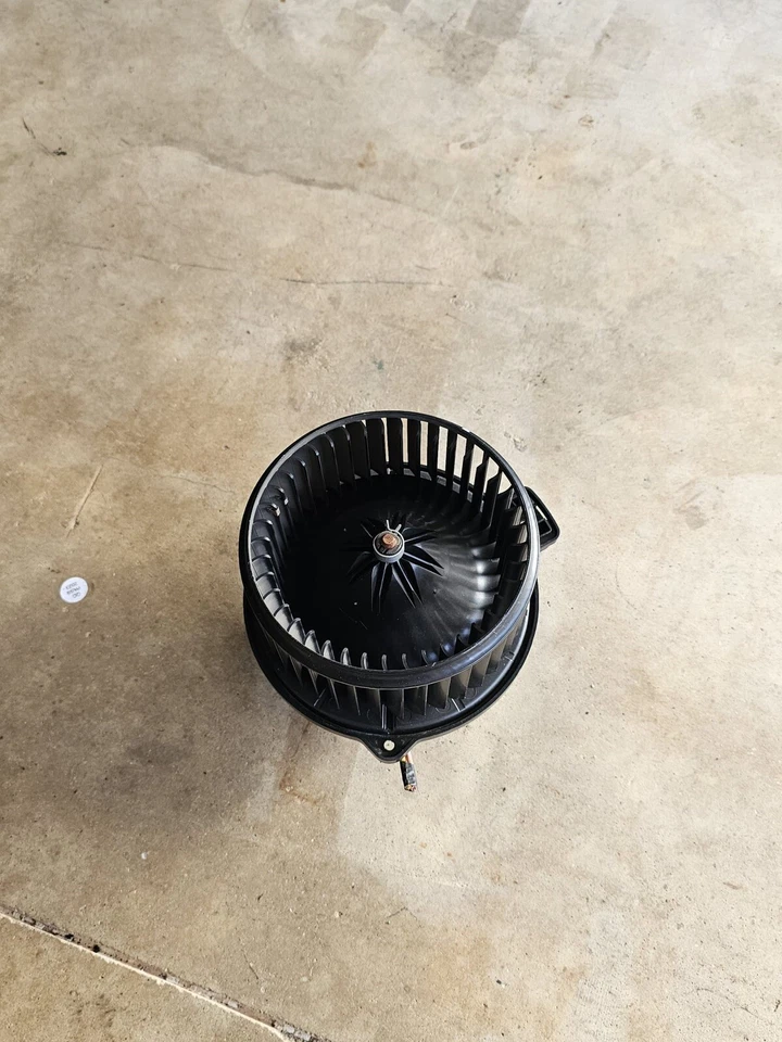 2010-2016 现代 Genesis Coupe 空调交流加热器鼓风机电机 — 第 1/2 张图片