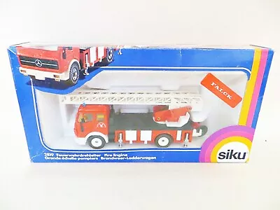 SIKU 2819 'MERCEDES FEUERWEHRDREHLEITER FALCK FIRE ENGINE' 1:55. MIB/BOXED. RARE - Image 1 of 4